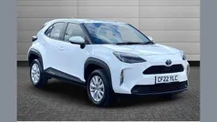 Pure white Used 2022 Toyota Yaris Cross SUV | £18,495 (Good price)