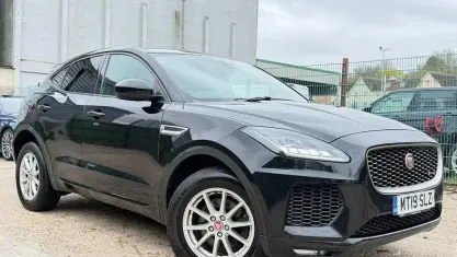 Usado Jaguar E-Pace R-Dynamic 150 HP (110 kW) 2020 SUV