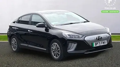 Begagnad Hyundai Ioniq Premium SE 100 kW (136 HK) 2021 Svart Halvkombi