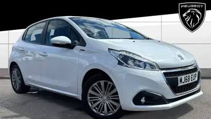Usado Peugeot 208 Signature Sky 82 HP (60 kW) 2019 Citadino