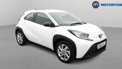 Used Toyota Aygo X PURE 72 HP (52 kW) 2024 SUV