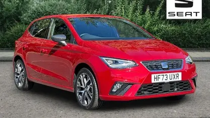 Usado Seat Ibiza XCELLENCE 110 HP (80 kW) 2023 Vermelho Citadino