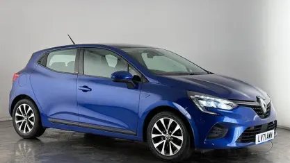 Used Renault Clio Iconic 140 HP (102 kW) 2022 Hatchback