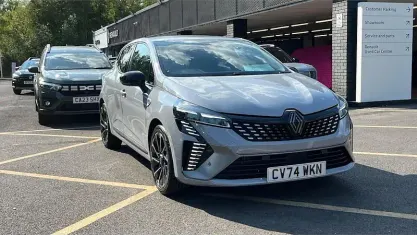 Used Renault Clio Esprit Alpine 90 HP (66 kW) 2025 Hatchback