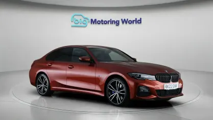 Begagnad BMW 330e M Sport 292 HK (214 kW) 2022 Orange Sedan