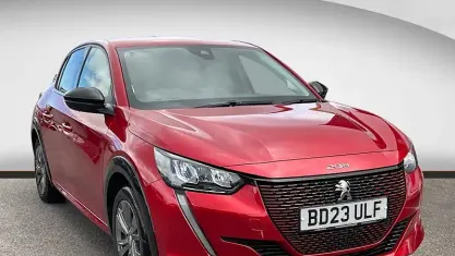 Used Peugeot e-208 Allure+ 100 kW (136 HP) 2023 Red Hatchback