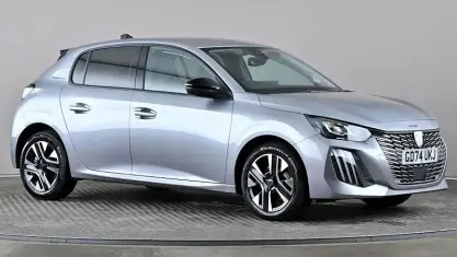 Używany Peugeot 208 Allure 101 KM (74 kW) 2025 Szary Hatchback