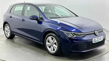Used VW Golf VIII Life 150 HP (110 kW) 2023 Blue Hatchback