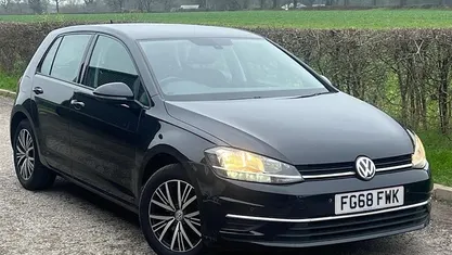 Used 2019 VW Golf VII SE Hatchback | £9,500 (Fair price)