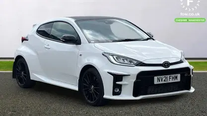 Used Toyota Yaris 272 HP (200 kW) 2021 White Hatchback