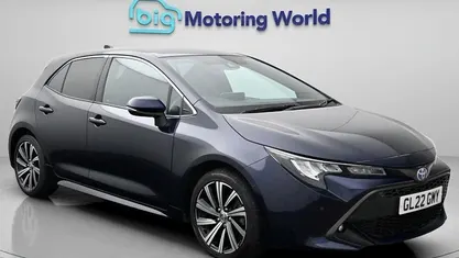 Begagnad Toyota Corolla Design 122 HK (89 kW) 2022 Halvkombi