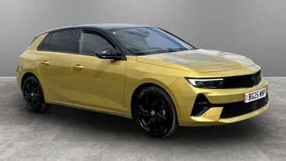 Used Vauxhall Astra 131 HP (96 kW) 2025 Yellow Hatchback