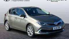 Bronze Used 2018 Toyota Auris Hatchback | £10,750 (Fair price)