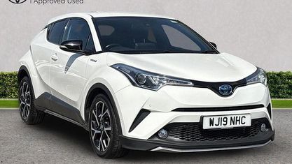 Begagnad Toyota C-HR Design 122 HK (89 kW) 2019 Vit SUV