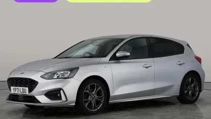 Second-hand Ford Focus ST-Line 125 CP (91 kW) 2021 Argintiu Hatchback