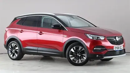 Używany Vauxhall Grandland X Sport 131 KM (96 kW) 2018 Czerwony SUV