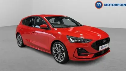 Used Ford Focus ST-Line X 125 HP (91 kW) 2023 Red Hatchback