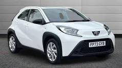 White Used 2023 Toyota Aygo PURE Hatchback | £14,399 (Fair price)
