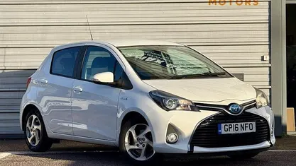 Used Toyota Yaris Hybrid 101 HP (74 kW) 2016 Hatchback