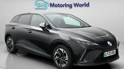 Begagnad MG MG4 EV Trophy 150 kW (204 HK) 2025 Halvkombi