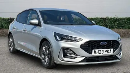 Used Ford Focus ST-Line 125 HP (91 kW) 2023 Silver Hatchback