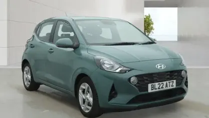Used Hyundai i10 SE 84 HP (61 kW) 2022 Green Hatchback