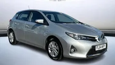 Used 2014 Toyota Auris Hybrid Hatchback | £9,799 (Fair price)