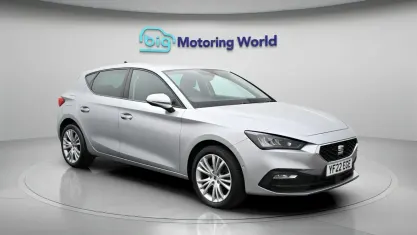 Used Seat Leon SE Dynamic 110 HP (80 kW) 2022 Silver Hatchback