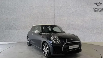 Used Mini Cooper Exclusive 136 HP (100 kW) 2024 Black Hatchback