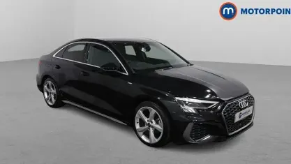 Begagnad Audi A3 S-Line 150 HK (110 kW) 2023 Svart Sedan