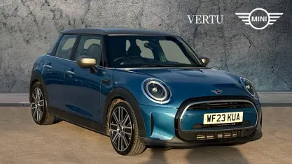 Usado Mini Cooper Exclusive 136 HP (100 kW) 2022 Azul Citadino