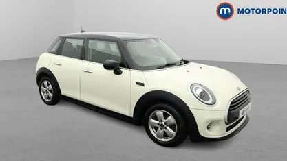 Used Mini Cooper Classic 136 HP (100 kW) 2019 White Hatchback
