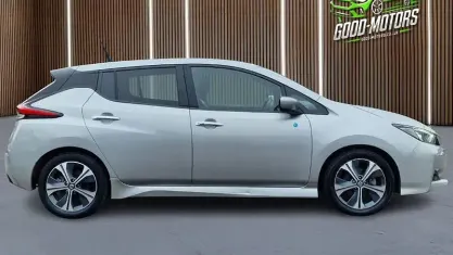 Used Nissan Leaf Tekna 110 kW (150 HP) 2018 Silver Hatchback