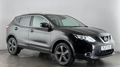 Used Nissan Qashqai N-Connecta 116 HP (85 kW) 2017 Black SUV
