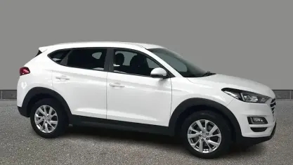 Used Hyundai Tucson SE 132 HP (97 kW) 2019 White SUV