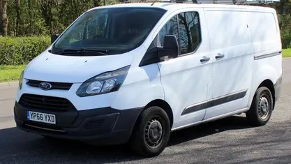Used Ford Transit Custom 105 HP (77 kW) 2017 White Van