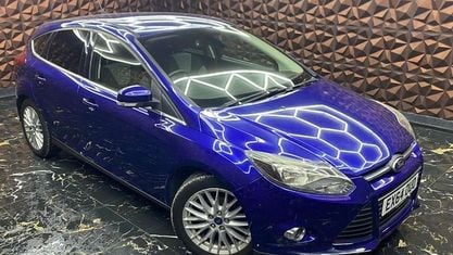 Begagnad Ford Focus Zetec 116 HK (85 kW) 2014 Blå Halvkombi
