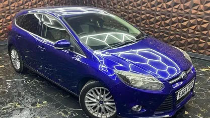 Usado Ford Focus Zetec 116 HP (85 kW) 2014 Azul Citadino