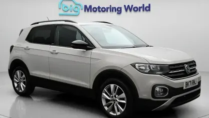 Usado VW T-Cross Active 110 HP (80 kW) 2021 Cinzento SUV