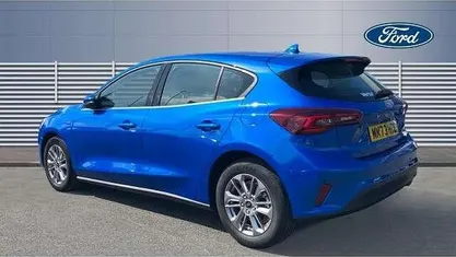 Begagnad Ford Focus Titanium 125 HK (91 kW) 2023 Halvkombi