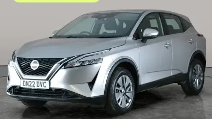 Usado Nissan Qashqai Visia 140 HP (102 kW) 2022 Prateado SUV