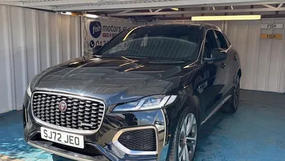 Second-hand Jaguar F-Pace R-Dynamic 404 CP (297 kW) 2022 Negru SUV