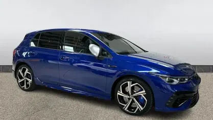 Begagnad VW Golf VIII R 320 HK (235 kW) 2024 Blå Halvkombi