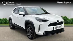 White Used 2022 Toyota Yaris Cross Design SUV | £17,716 (Fair price)