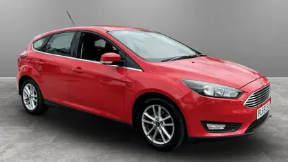 Begagnad Ford Focus Zetec 101 HK (74 kW) 2016 Halvkombi