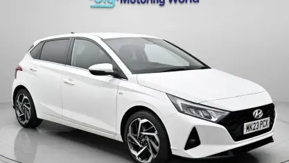 Used Hyundai i20 Premium 101 HP (74 kW) 2023 White Hatchback