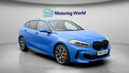 Begagnad BMW 128 M Sport 265 HK (194 kW) 2023 Blå Halvkombi