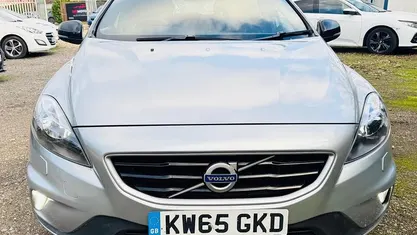 Used Volvo V40 R-Design 120 HP (88 kW) 2015 Silver Hatchback