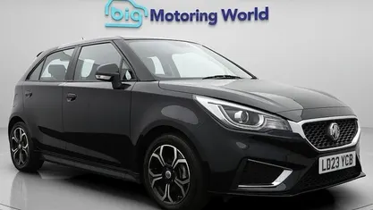 Begagnad MG MG3 Exclusive 106 HK (77 kW) 2023 Svart Halvkombi