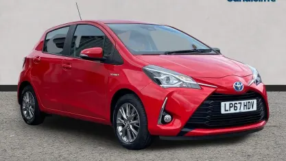 Used Toyota Yaris Hybrid 100 HP (73 kW) 2020 Red Hatchback